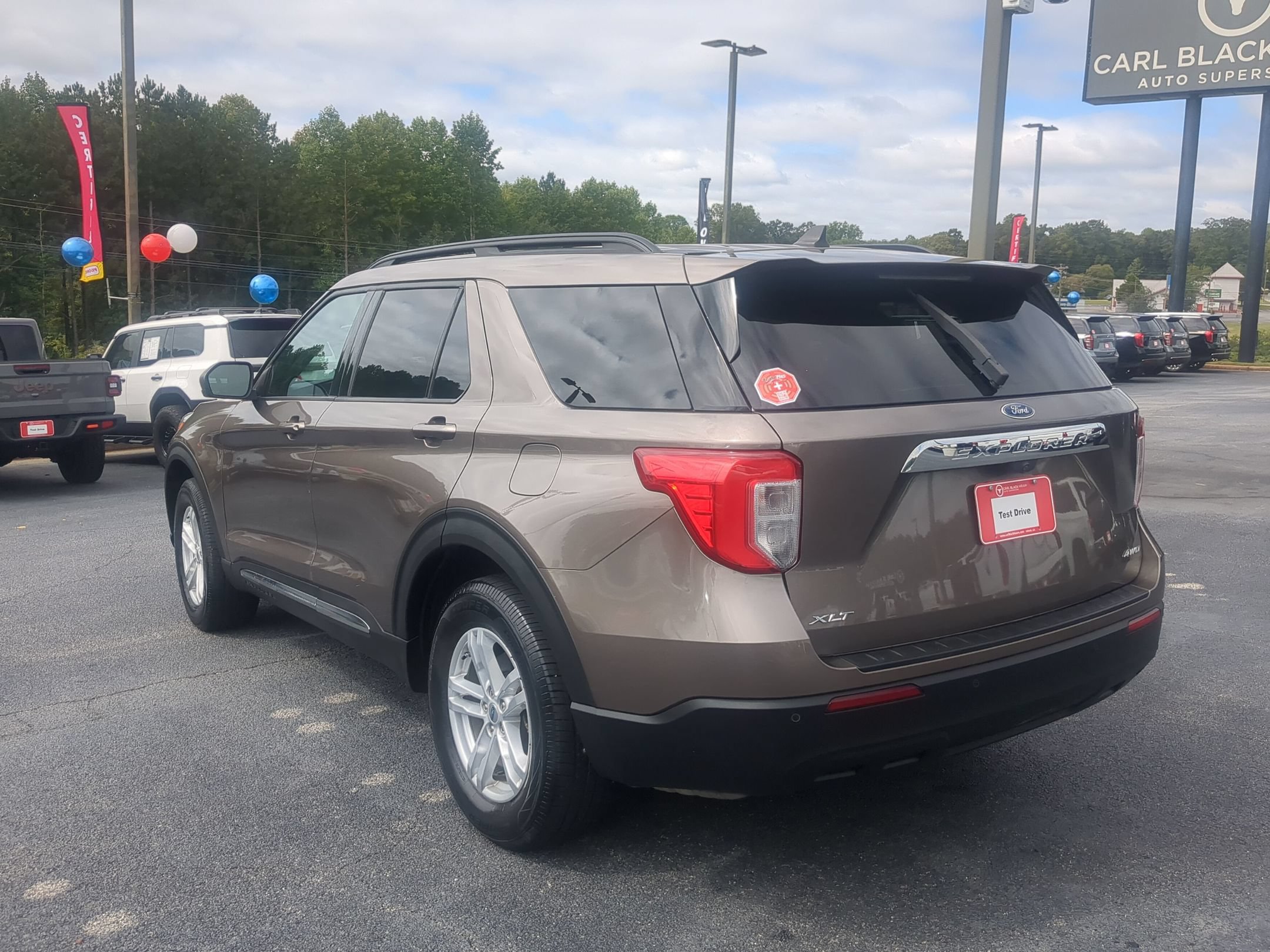 Used 2021 Ford Explorer XLT AWD/4WD image 7