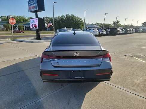 Used 2025 Hyundai Elantra Sport w/ Cargo Package image 4