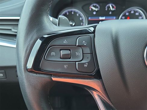 Used 2024 Buick Enclave Essence image 23
