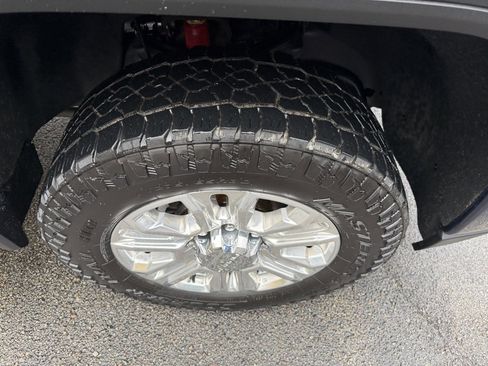 Used 2022 GMC Sierra 2500 AT4 w/ AT4 Preferred Package image 9