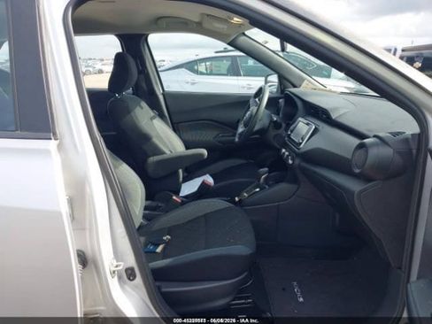 Used 2020 Nissan Kicks S FWD image 5