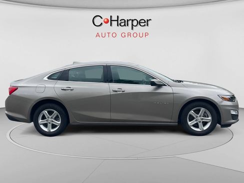 Used 2024 Chevrolet Malibu LT FWD image 2