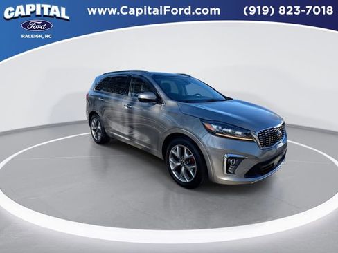 Used 2019 Kia Sorento SX w/ SX Touring Package image 2
