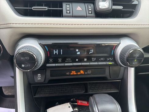 Used 2024 Toyota RAV4 XLE Premium image 9