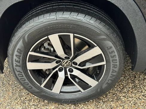 Used 2023 Volkswagen Atlas SE AWD/4WD image 21