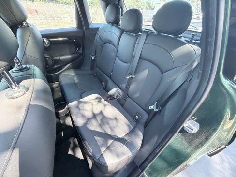 Used 2019 MINI Cooper 4-Door Hardtop FWD image 9