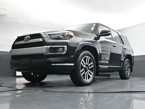 Used 2018 Toyota 4Runner Limited AWD/4WD image 35