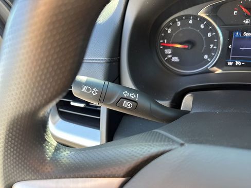 Used 2022 GMC Terrain SLE w/ Driver Convenience Package image 32