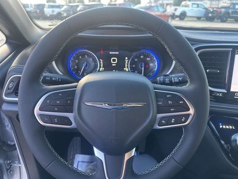 New 2026 Chrysler Pacifica Select image 16