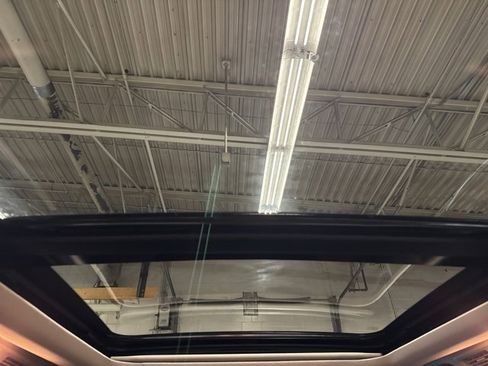 Used 2025 Nissan Pathfinder SL w/ SL Premium Package image 29