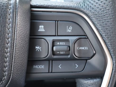 Used 2025 Toyota Tundra Limited AWD/4WD image 15