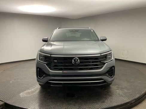 Used 2024 Volkswagen Atlas Cross Sport SEL R-Line image 2