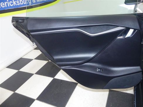 Used 2018 Tesla Model S 100D image 25