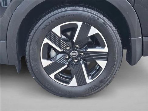 Used 2025 Nissan Kicks SV w/ Charging Package AWD/4WD image 23