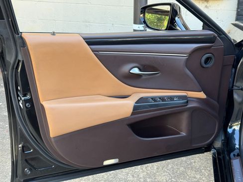 Used 2021 Lexus ES 300h w/ Accessory Package 2 FWD image 36