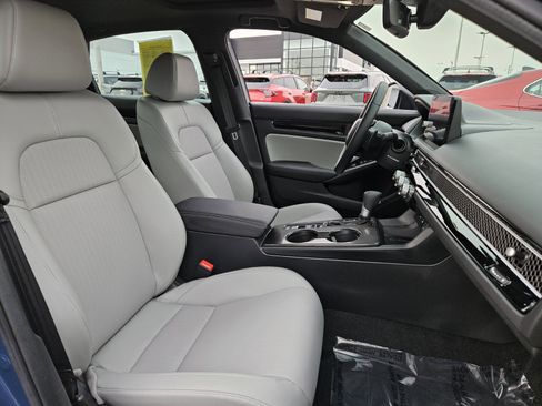 Used 2025 Honda Civic Sport image 19