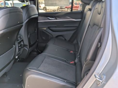 New 2026 Jeep Grand Cherokee Altitude AWD/4WD image 13