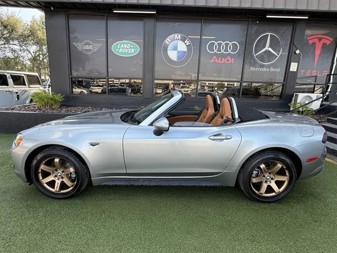 Used 2017 FIAT 124 Spider Lusso RWD image 7