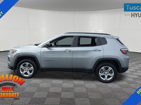 Used 2024 Jeep Compass Latitude AWD/4WD image 4