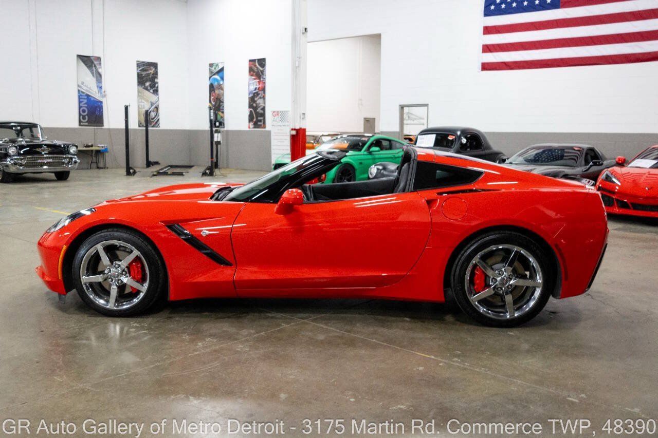 Used 2015 Chevrolet Corvette Stingray Coupe w/ 2LT Preferred Equipment Group RWD image 4