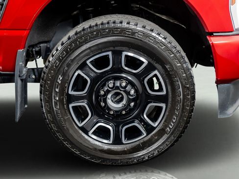 Used 2025 Ford F250 Platinum image 7