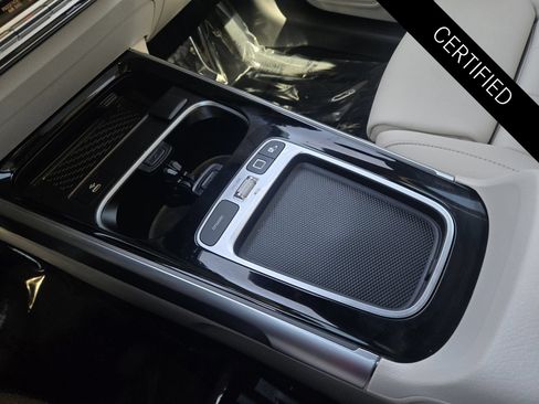 Used 2025 Mercedes-Benz EQB 300 4MATIC image 19