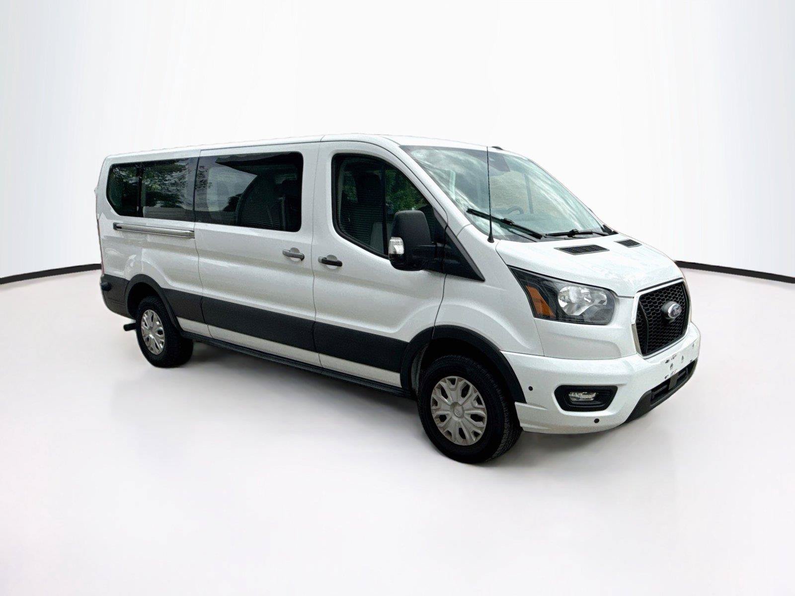 Used 2024 Ford Transit 350 XLT RWD image 7