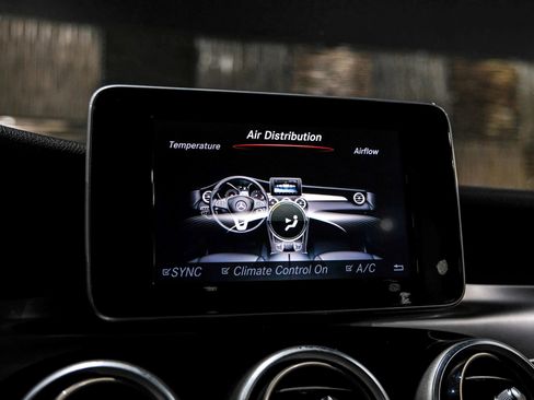 Used 2017 Mercedes-Benz GLC 300 image 30