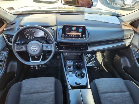 Used 2022 Nissan Rogue SV image 11