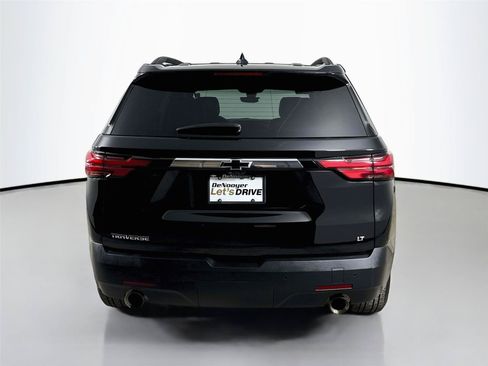 Used 2022 Chevrolet Traverse LT w/ LT Premium Package FWD image 8