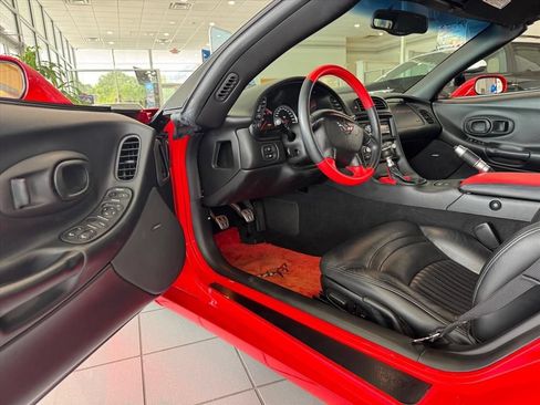 Used 2004 Chevrolet Corvette Convertible w/ Preferred Equipment Group RWD image 14
