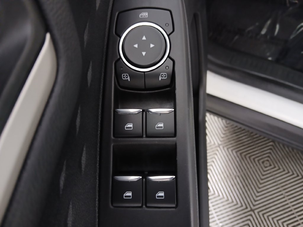 Used 2020 Ford Escape SE AWD/4WD image 17
