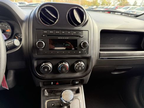 Used 2015 Jeep Patriot Sport image 8