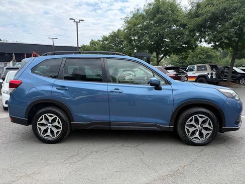 Used 2023 Subaru Forester Premium AWD/4WD image 5
