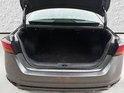 Used 2022 Nissan Altima 2.5 SR FWD image 12