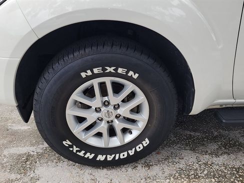 Used 2019 Nissan Frontier SV image 10