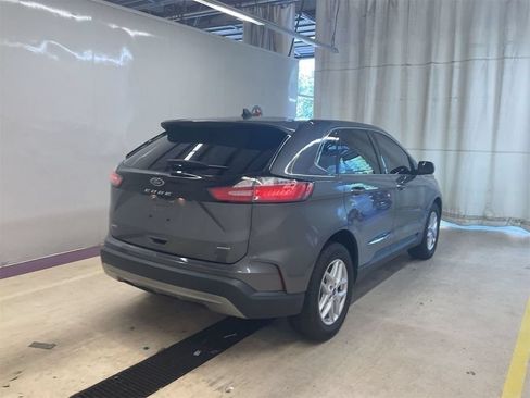 Used 2022 Ford Edge SEL AWD/4WD image 3