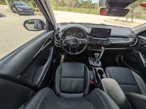Certified 2022 Kia Seltos EX AWD/4WD image 18