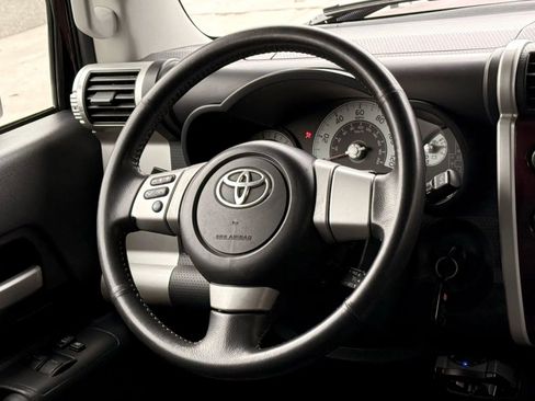 Used 2007 Toyota FJ Cruiser 4WD image 13