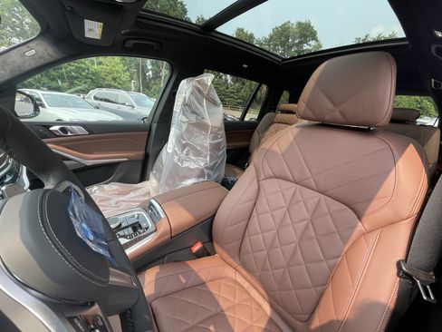 New 2027 BMW X7 xDrive40i w/ M Sport Package AWD/4WD image 8