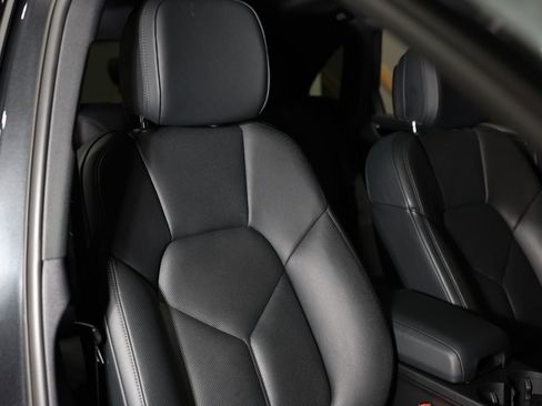 Used 2023 Porsche Macan image 16