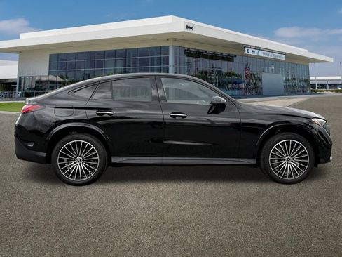 Used 2025 Mercedes-Benz GLC 300 4MATIC image 12