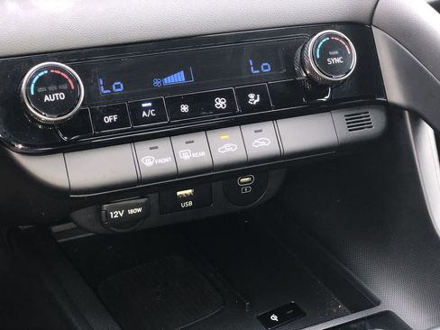 Used 2025 Hyundai Elantra Sport image 21