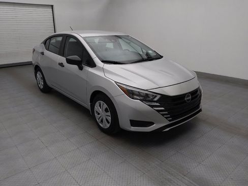 Used 2025 Nissan Versa S w/ Trunk Package image 13