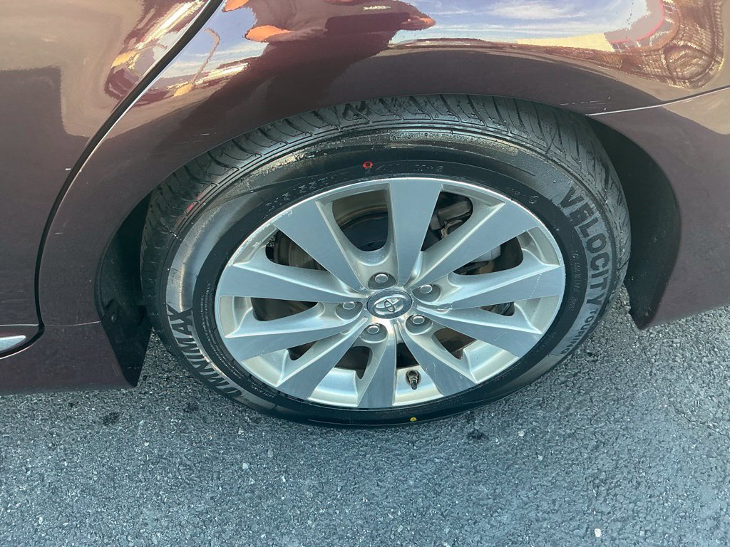 Used 2012 Toyota Avalon Limited FWD image 14