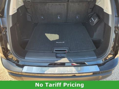 Certified 2025 Nissan Rogue SV image 30