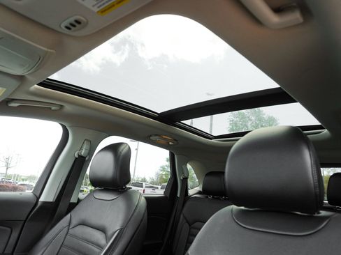 Used 2018 Ford Edge SEL w/ Equipment Group 201A image 24