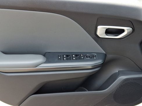 Used 2025 Kia K4 FWD image 23