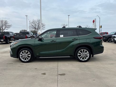 Used 2025 Toyota Highlander Limited image 2