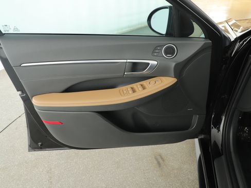 Used 2023 Hyundai Sonata Limited w/ Cargo Package image 6